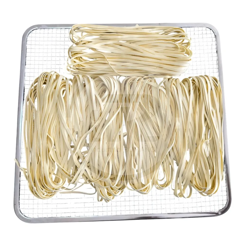 Vista fideos sobre bandeja camara secado iR.webp