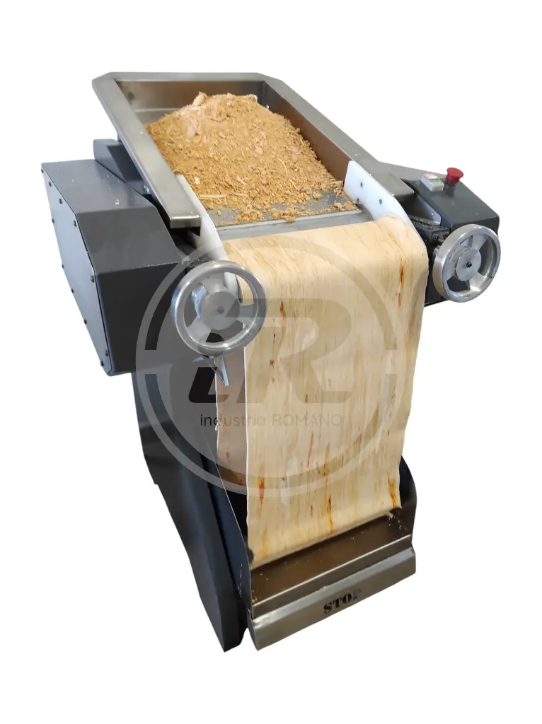 Masa de fideos al morron con laminadora romano (LAM410R) - iR.webp