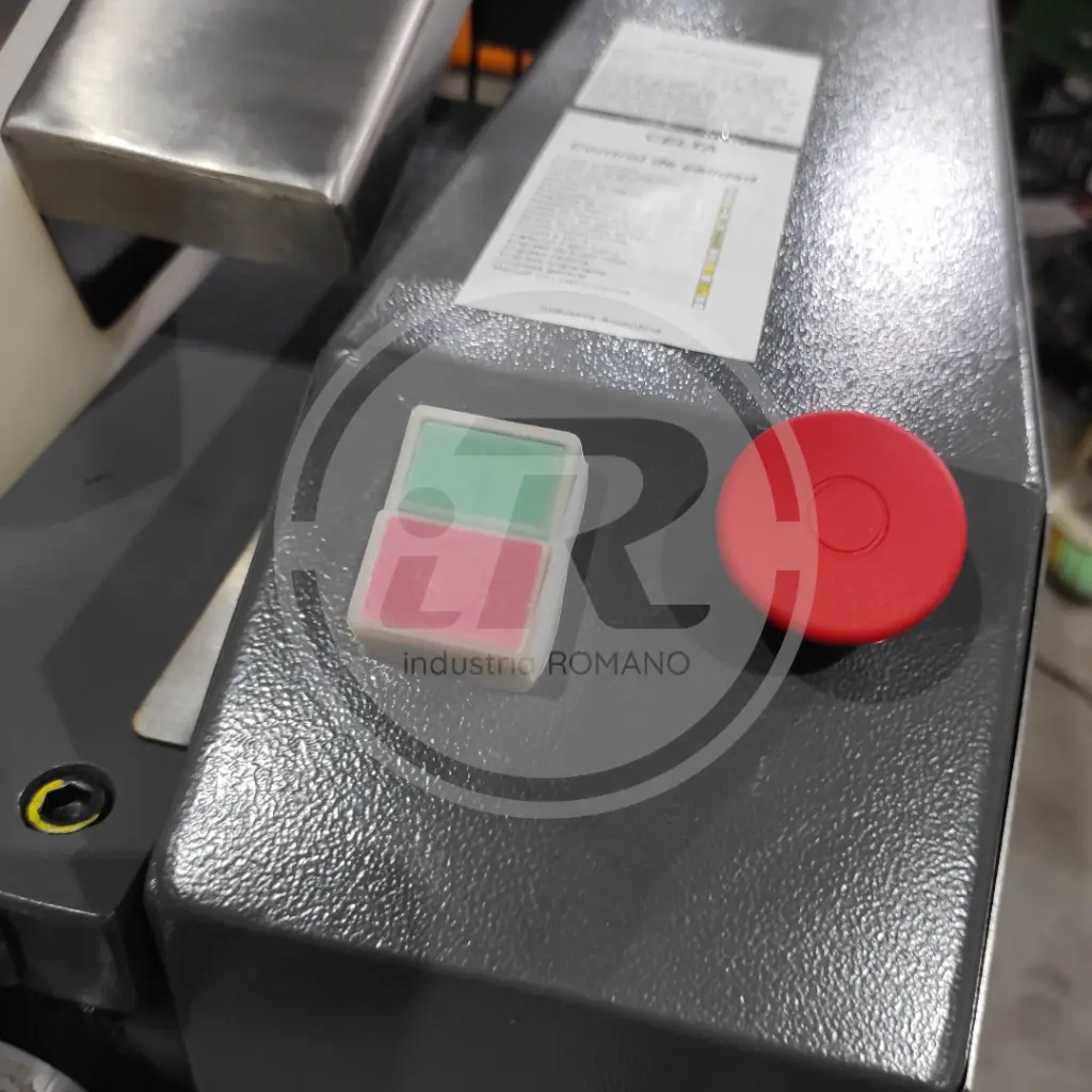 Detalle botonera laminadora romano LAM610R - iR.webp